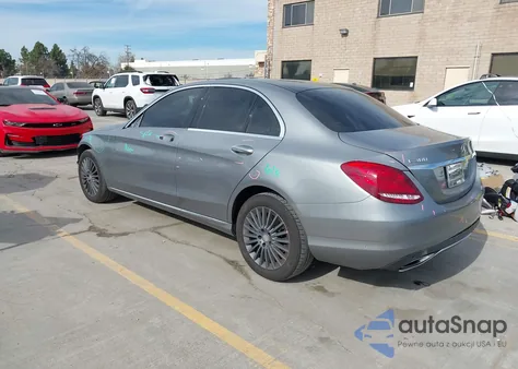 2015 Mercedes-Benz C 300 Luxury 4Matic из США, поврежденный, VIN 55SWF4KB6FU007378